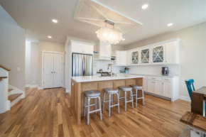 Beach Breeze - 5 bedroom home located just a block from the beach!